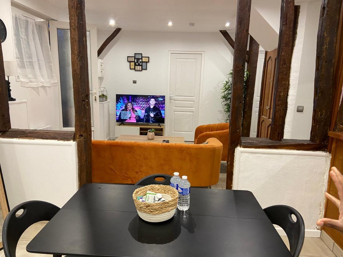 La Galerie, Proche Aeroport Apartment Tille